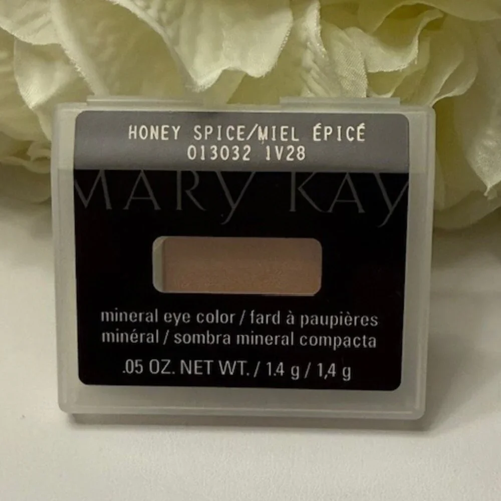MARY KAY Mineral Eye Color: Honey Spice (Discontinued shade)